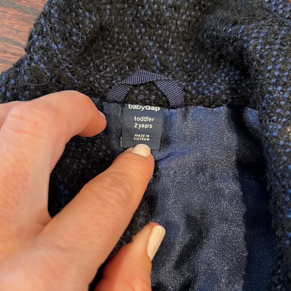 Adorable gap peacoat - Picture 3 of 3